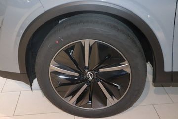 Fotografie des Nissan Qashqai 1.3 DIG-T MHEV Xtronic Tekna Pano