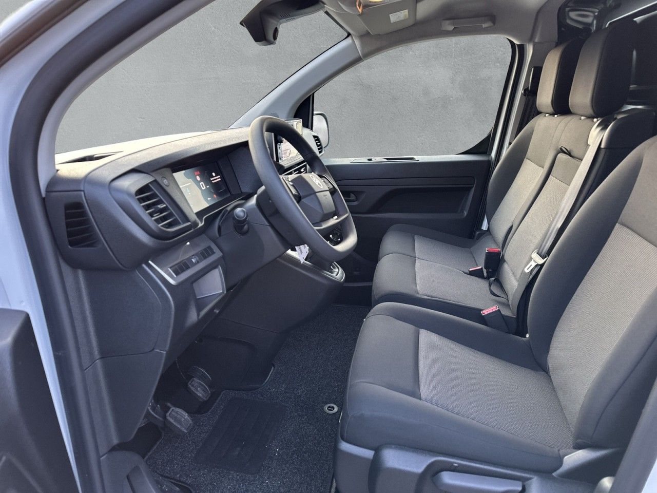 Fahrzeugabbildung Citroën Jumpy Kastenwagen M Diesel 150 Manuell - mit KI generiert/bearbeitet
