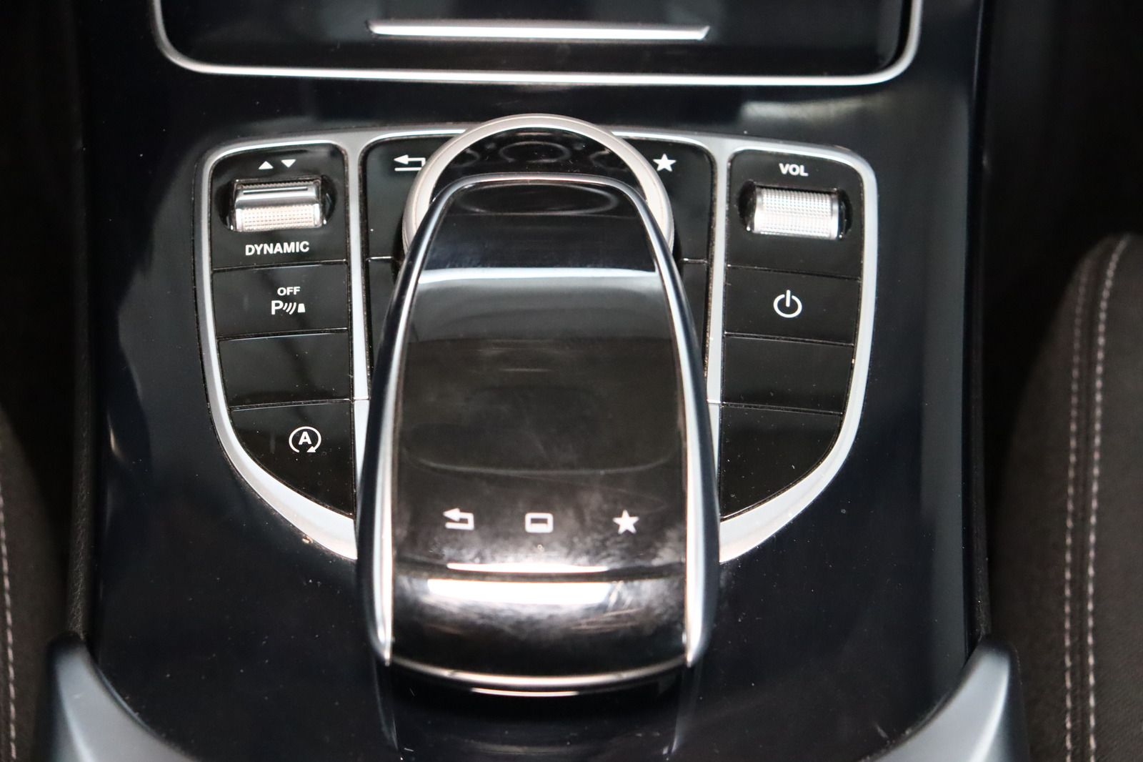 Fahrzeugabbildung Mercedes-Benz C 180 d * LED * SHZ