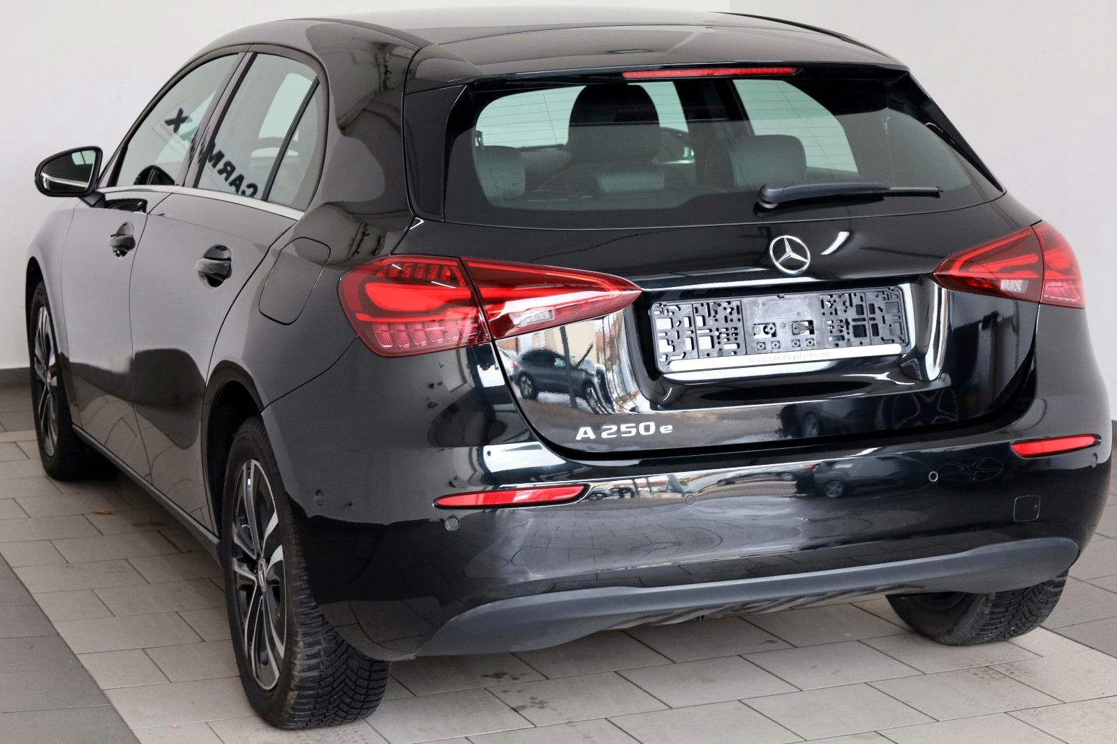 Fahrzeugabbildung Mercedes-Benz A 250e T.Leder,Navi,LED,SH,PDC,Kamera,Park Paket