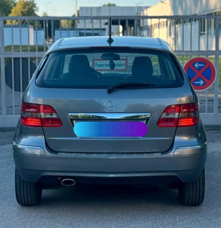 Mercedes-Benz B 200