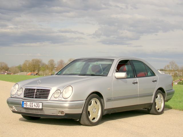 Mercedes-Benz E 430 Designo, AHK, Service Neu! TÜV 3/27!!!