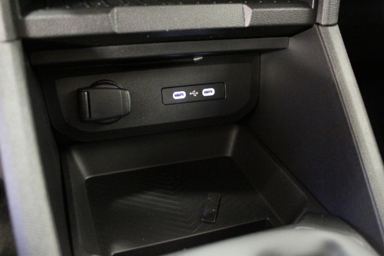 Fahrzeugabbildung Dacia Duster mild hybrid 140 Expression*Winterp.*MY 26