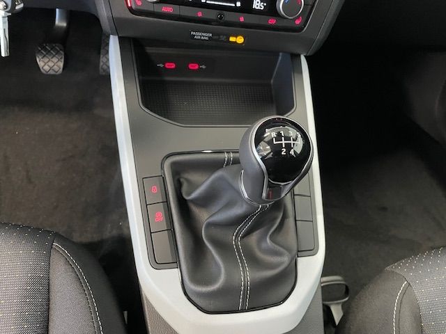 Fahrzeugabbildung SEAT Arona Style Winterpaket Tempomat Navi DAB LED