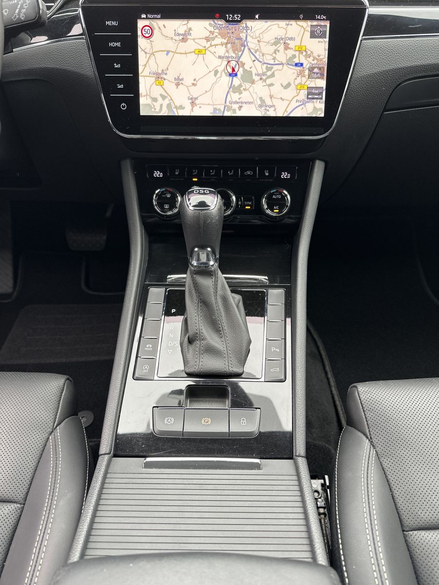 Fahrzeugabbildung SKODA Superb Combi 2.0 TDI DSG L&K NAV+LED+KAM+ACC+VC