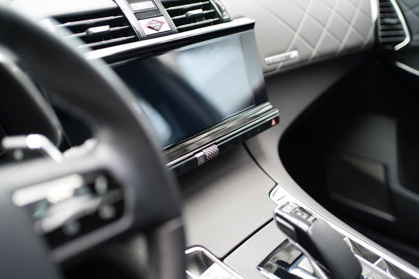 Fahrzeugabbildung DS Automobiles DS7 Crossback E-Tense 225 Rivoli Anhängerkupplun