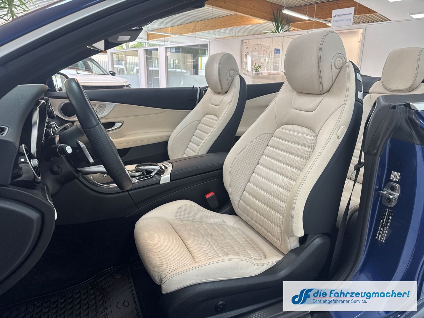 Fahrzeugabbildung Mercedes-Benz C 200 Cabrio 4Matic Sportpaket AMG LED Leder Mem