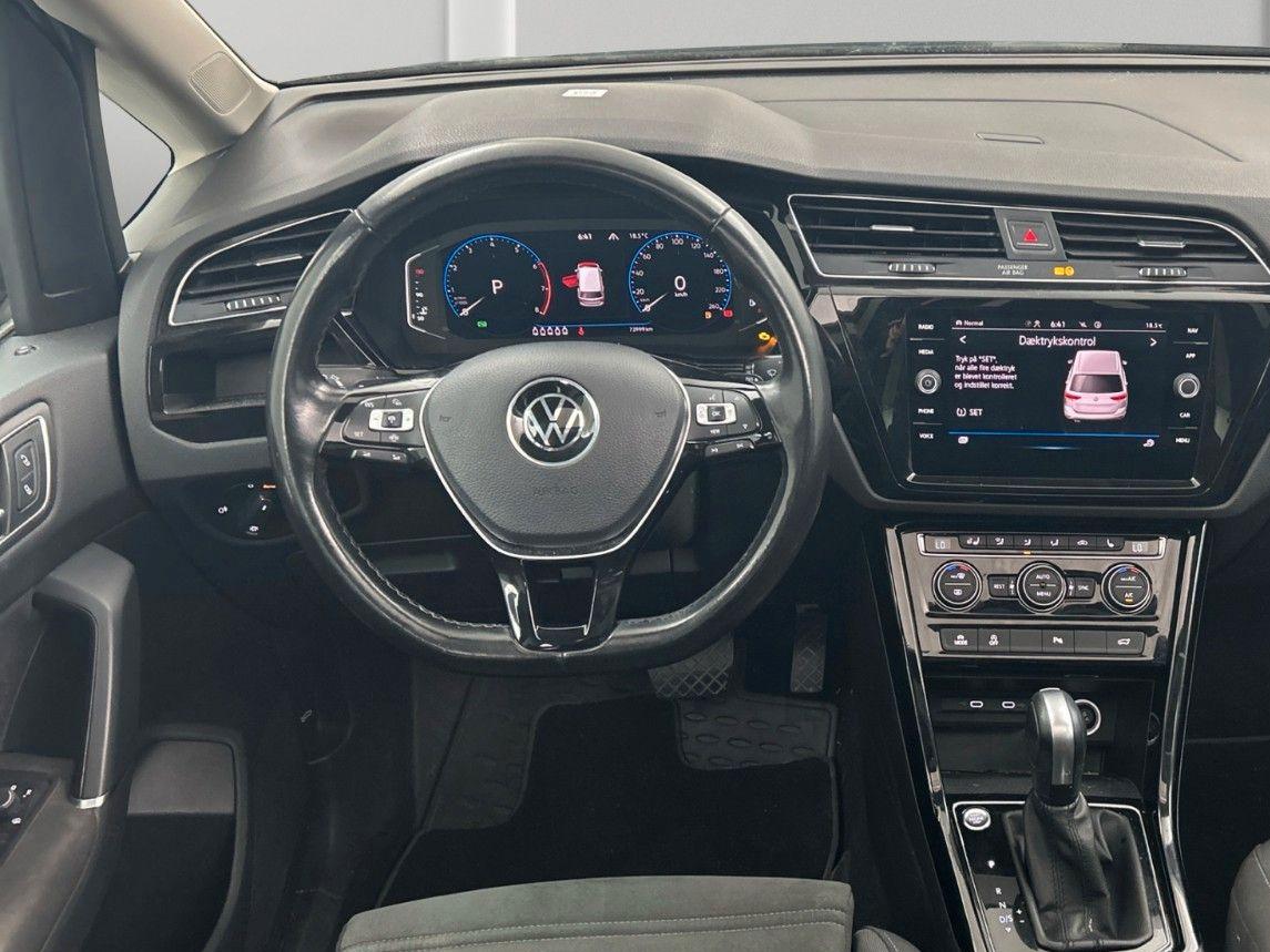 Volkswagen Touran R-Line High.7Sitze Navi Cockpit Pano.RFK AHK ACC, миниатюра 6