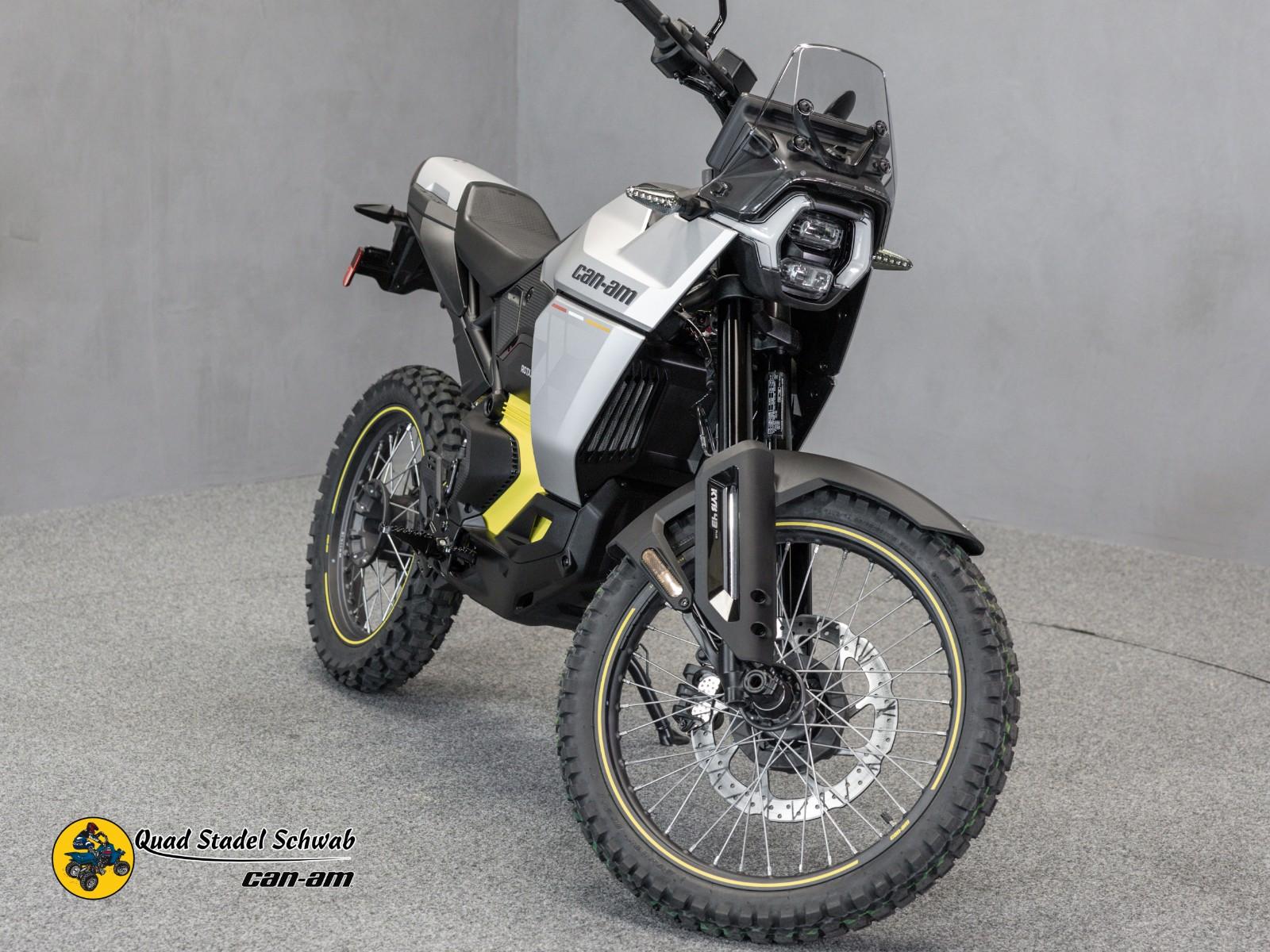 Can-Am Origin 73 silver Vorführfahrzeug