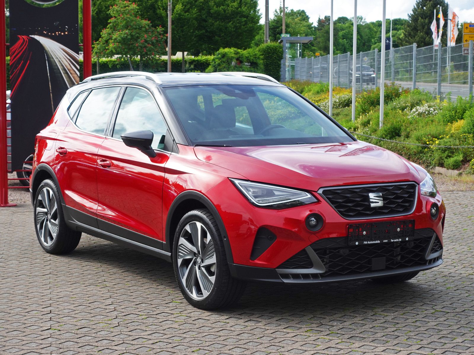 Fahrzeugabbildung SEAT Arona 1.5 TSI DSG FR Full Link ACC RFK DINAMICA