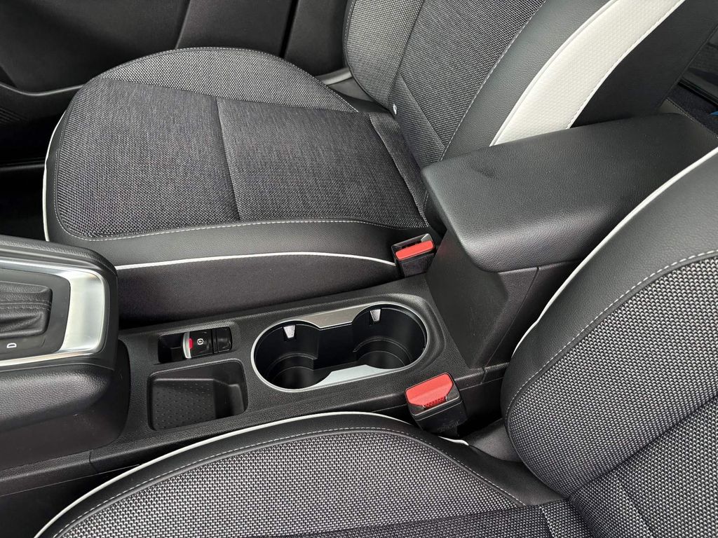 RENAULT Captur - Bild 8