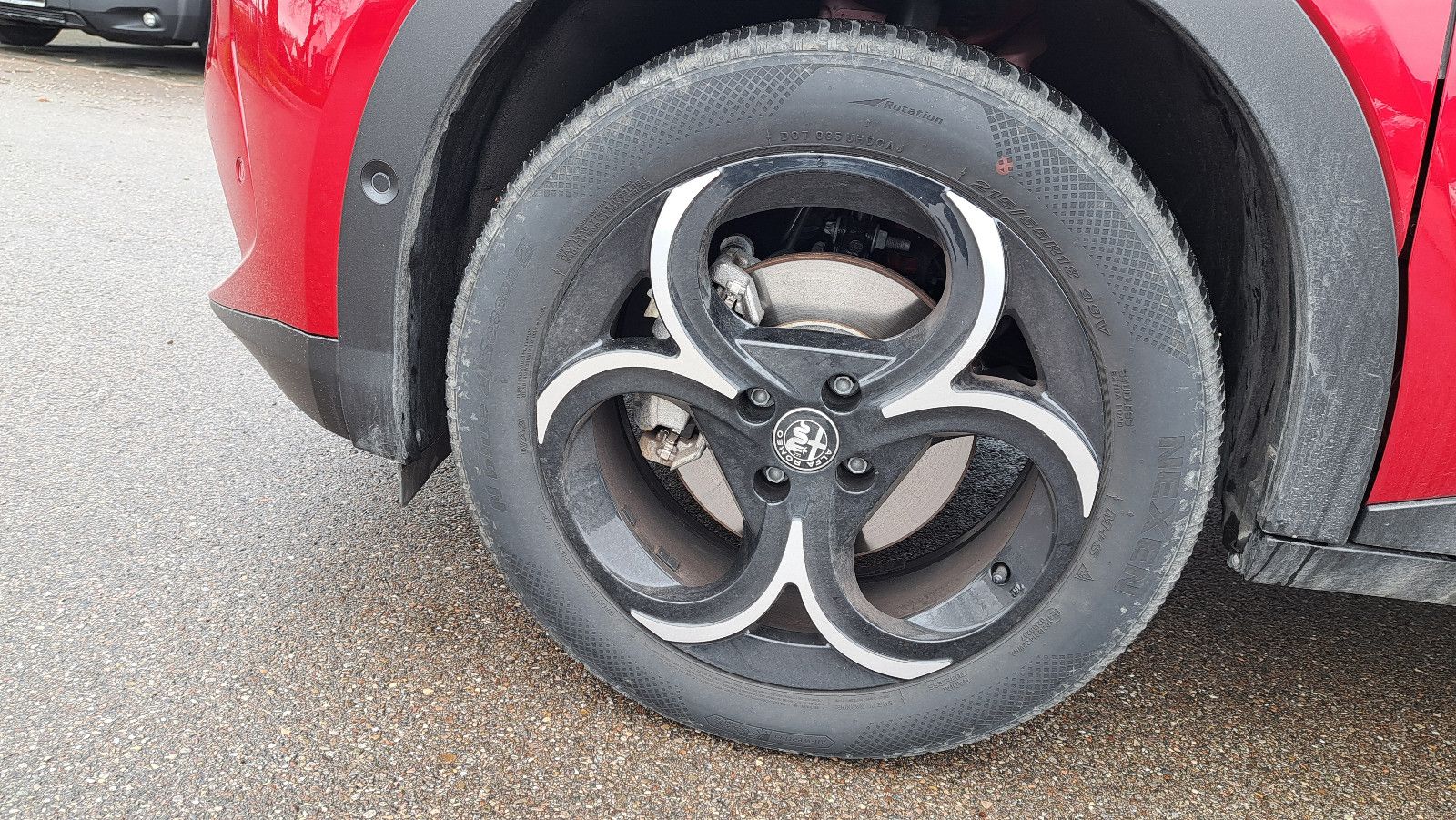 Fahrzeugabbildung Alfa Romeo Junior Ibrida 1.2 VGT 48V-Hybrid 107 kW Speciale