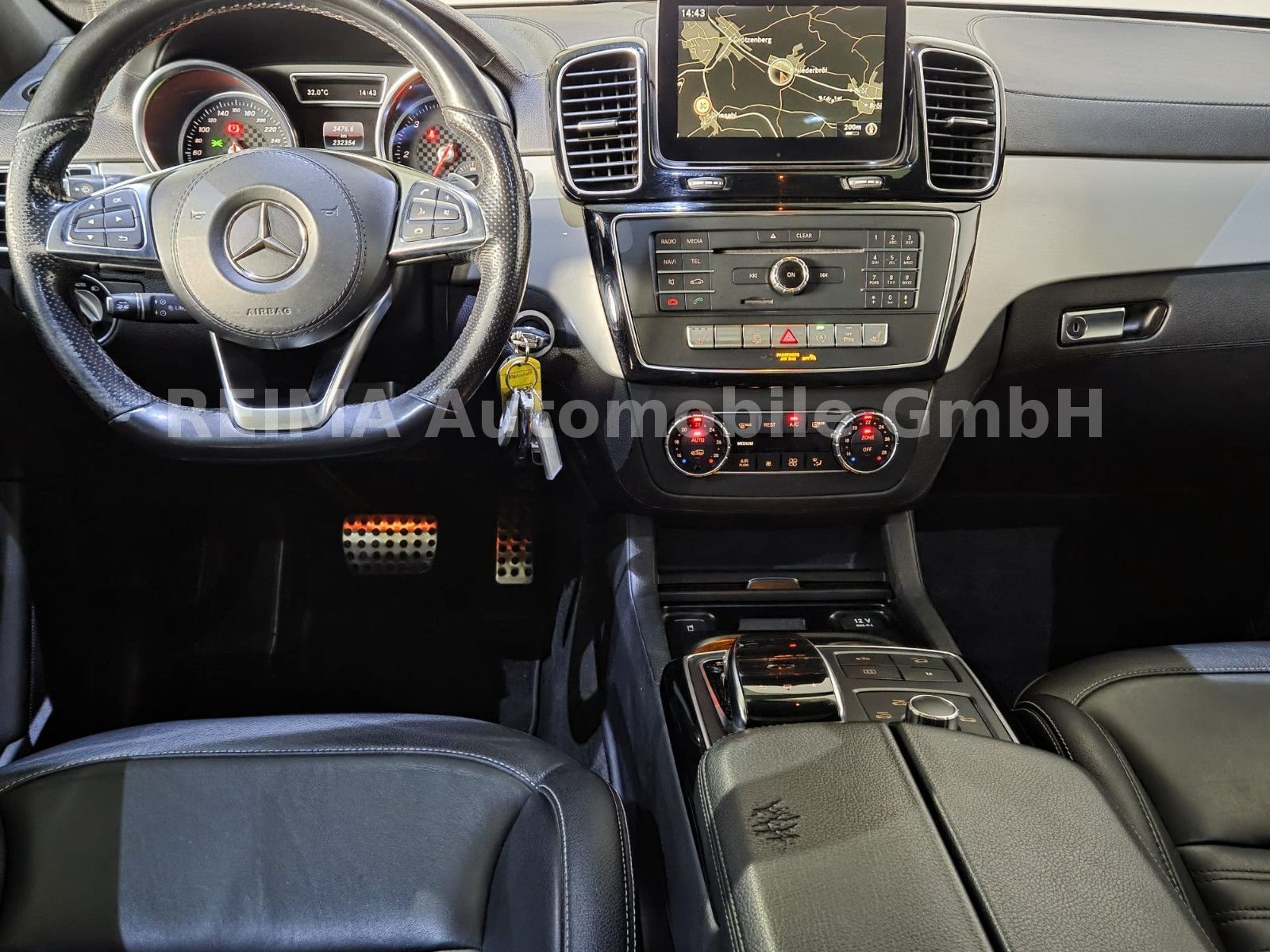 Fahrzeugabbildung Mercedes-Benz GLS 350 d 4Matic, 7 Sitzer, 360°, Pano