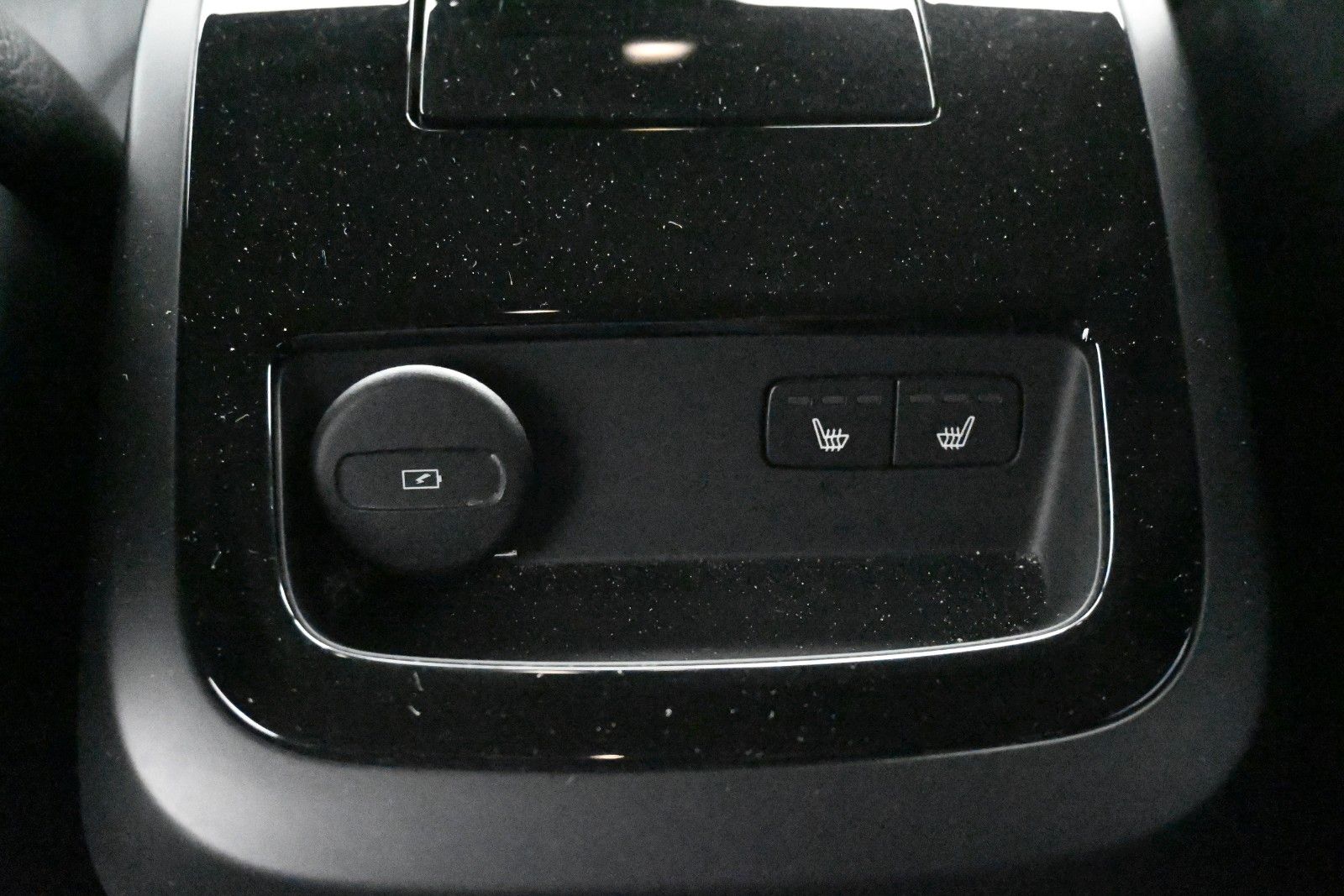 Fahrzeugabbildung Volvo V60 T6 Essential AWD*STHZG*PDC*AHK*Leder*LHZG*