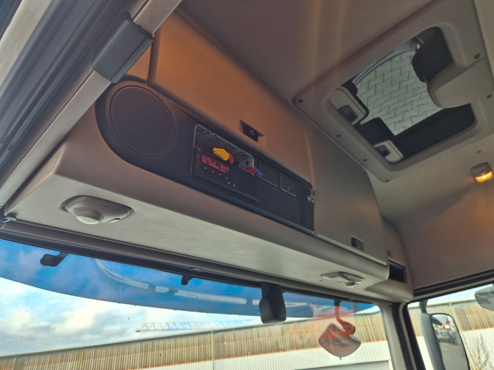 Fahrzeugabbildung DAF XF 450 4x2 Spoiler Klima 2x Tank 2x Bett