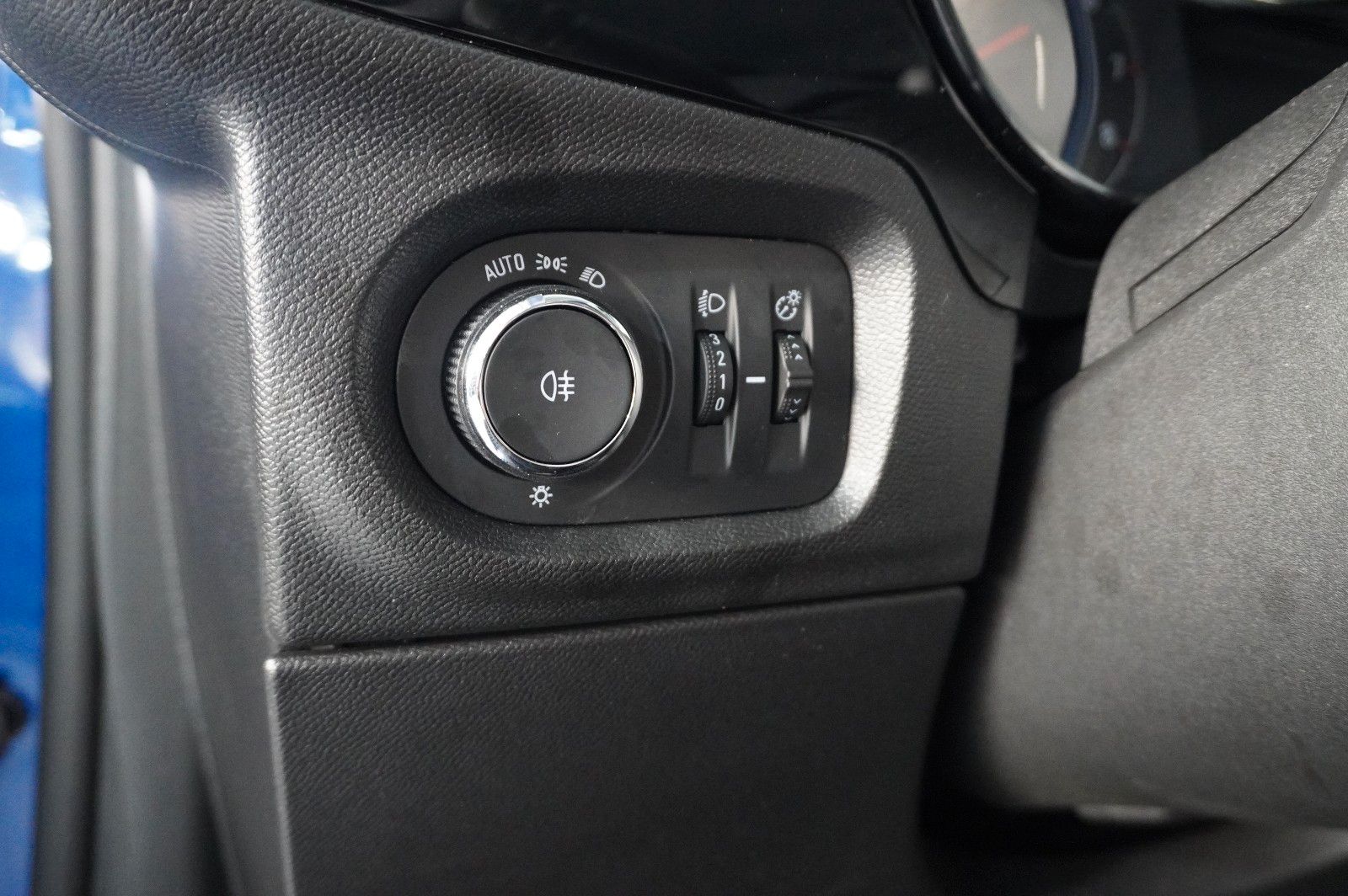 Fahrzeugabbildung Opel Corsa F 1.2 EDITION NAVI/KAMERA/TEMP./PDC/DAB+