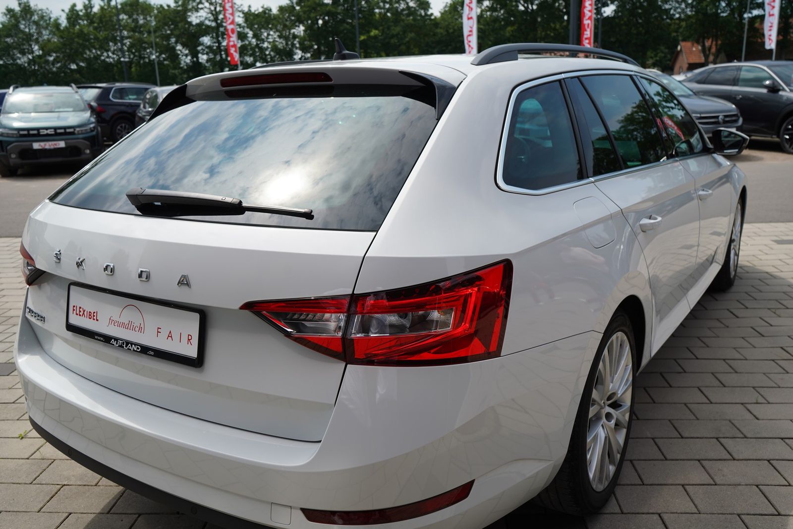 Skoda Superb Combi 2.0 TDI Active LED Notrufassistent foto 5
