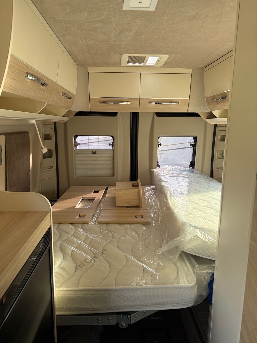 Fahrzeugabbildung Eura Mobil Van V 595 HB Pop-Up Dach, Captain-Chair-Sitze