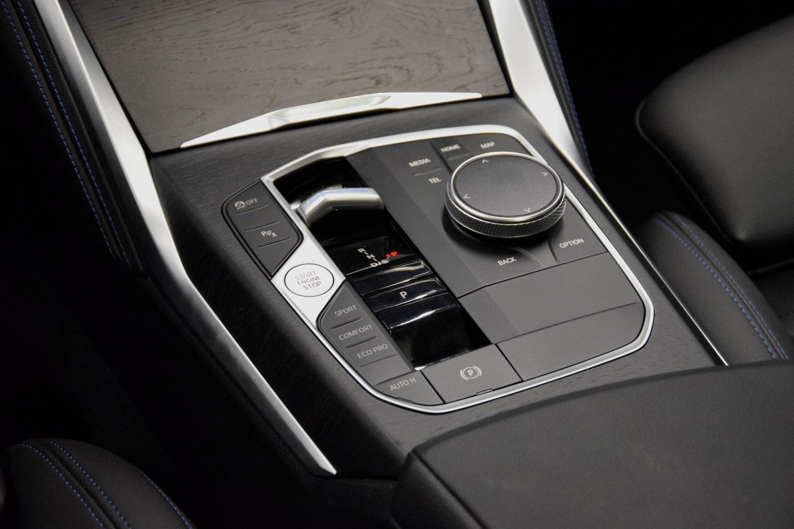 Fahrzeugabbildung BMW 420d xDrive Gran Coupé M Sport GSHD HuD ACC h/k