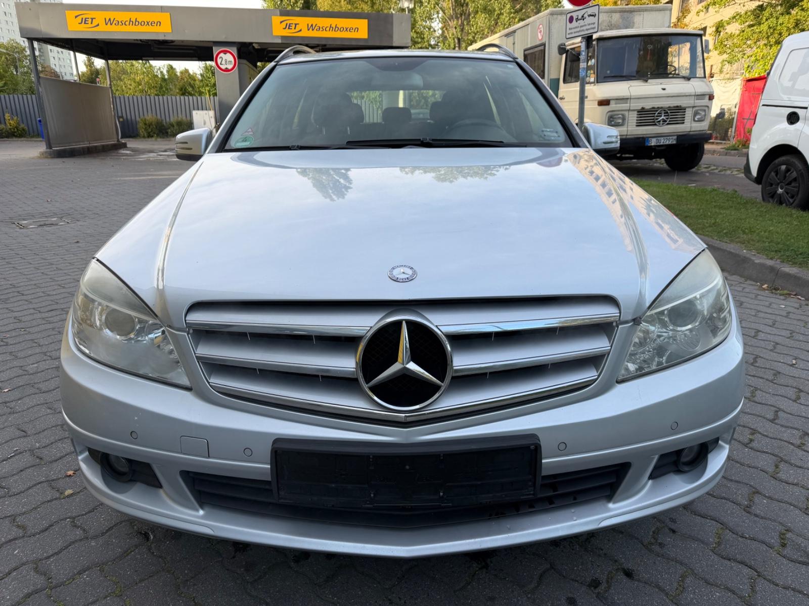 Mercedes-Benz C180 2010 — rear view