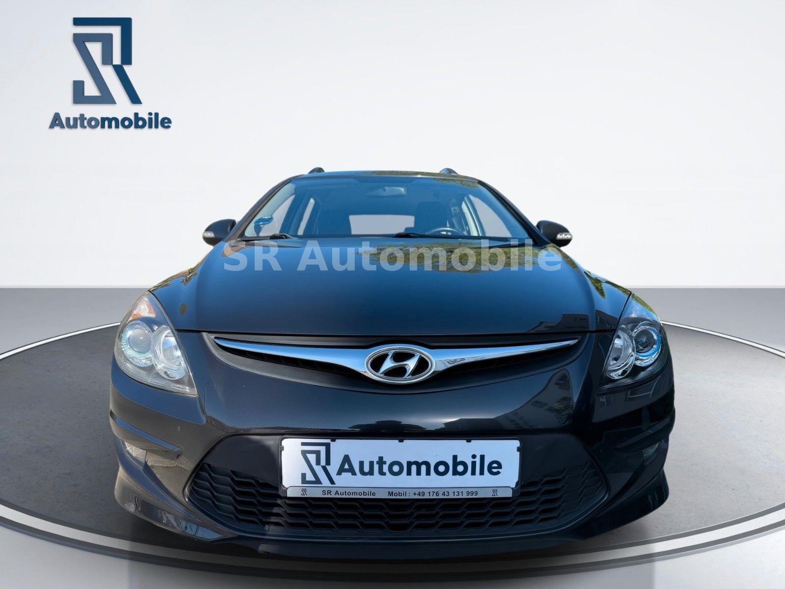 Hyundai i30 2011 — photo 8