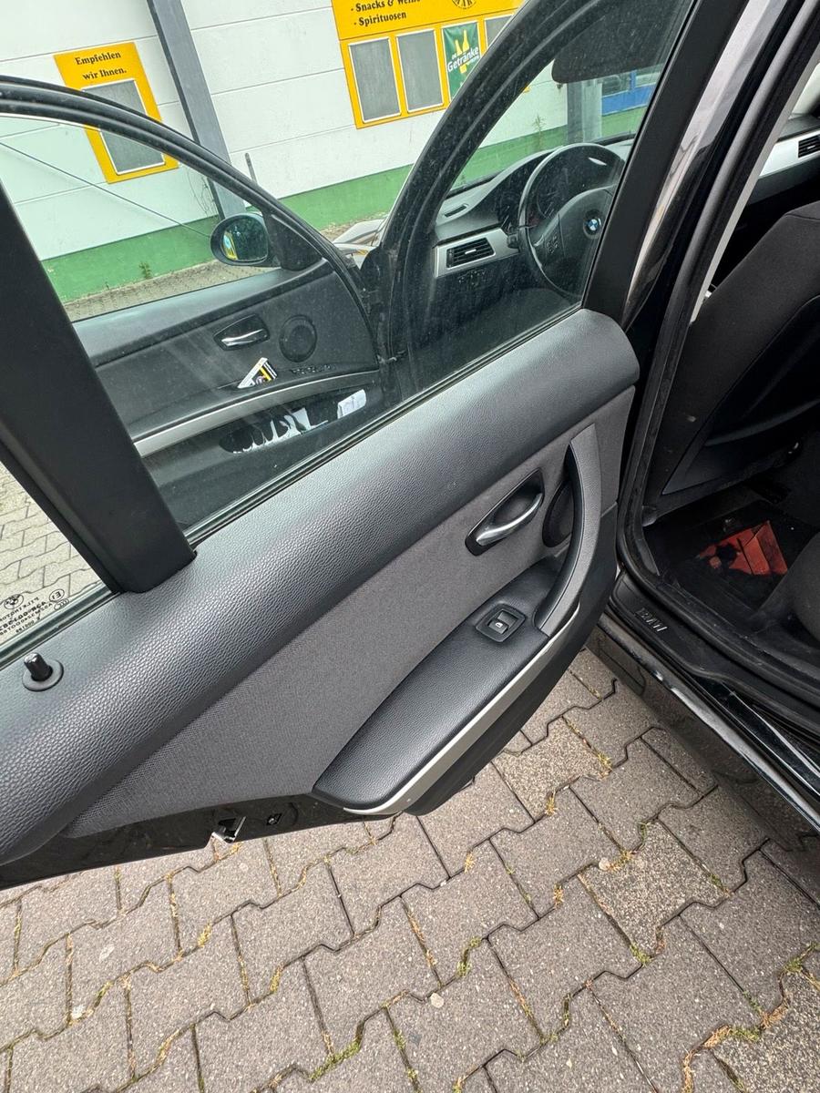 BMW 318 2006 — photo 9