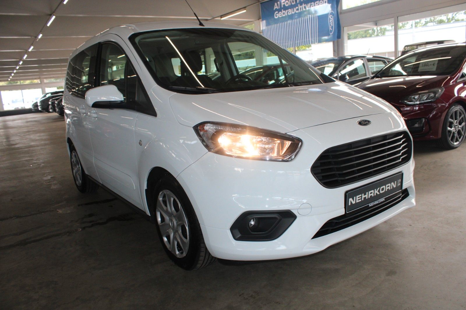 Fahrzeugabbildung Ford Tourneo Courier 1.5 TDCi Trend AHK KLIMA WinterP