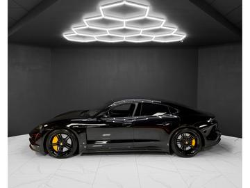 صورة 2 لـ 2020 Porsche TAYCAN