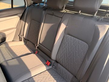 Volkswagen Golf Var. 2.0 TDI 150PS Life, AHK, KAMERA, LED