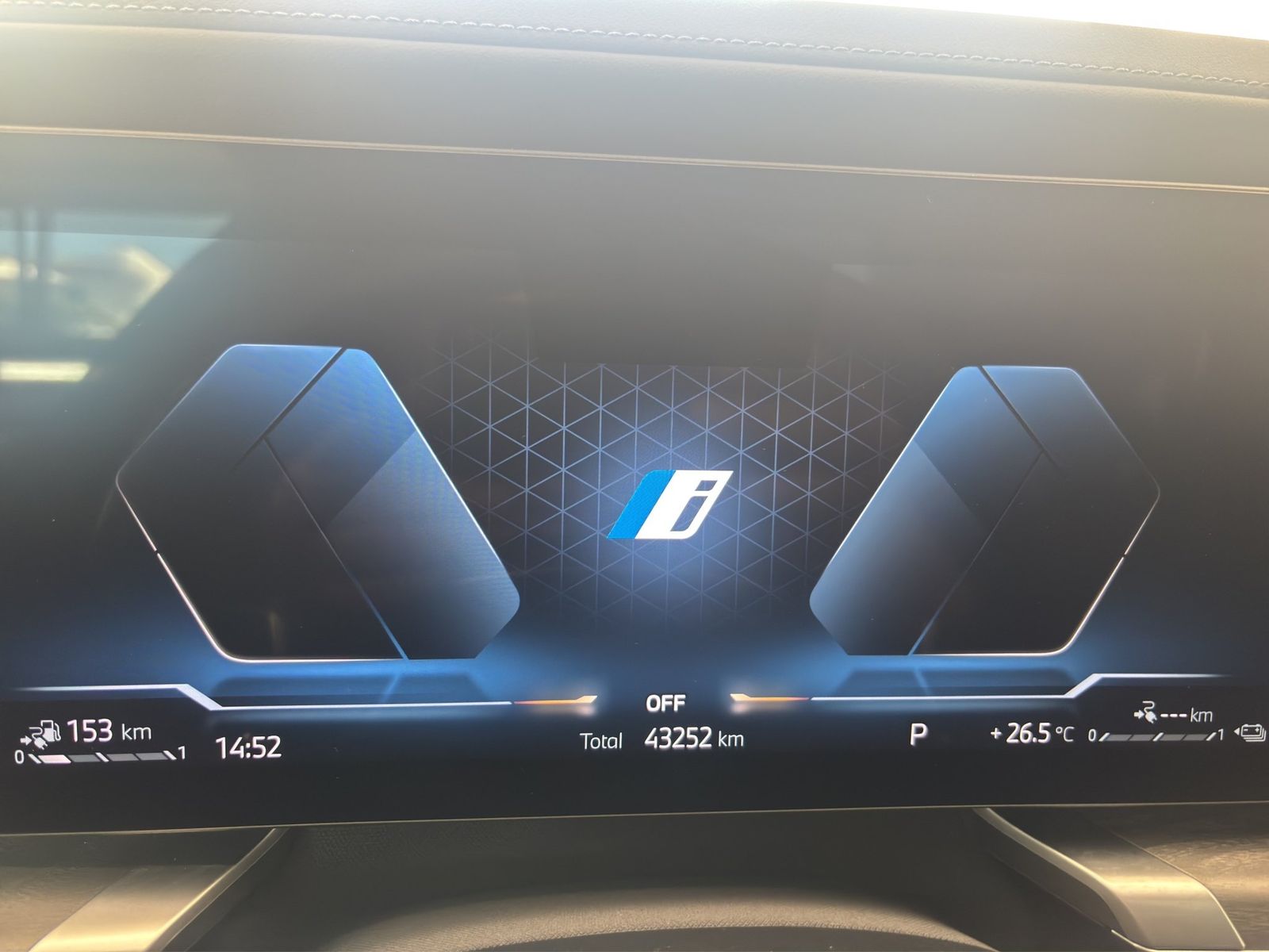 BMW 750e xDrive Limousine Executive Drive Pro PanGSD foto 14
