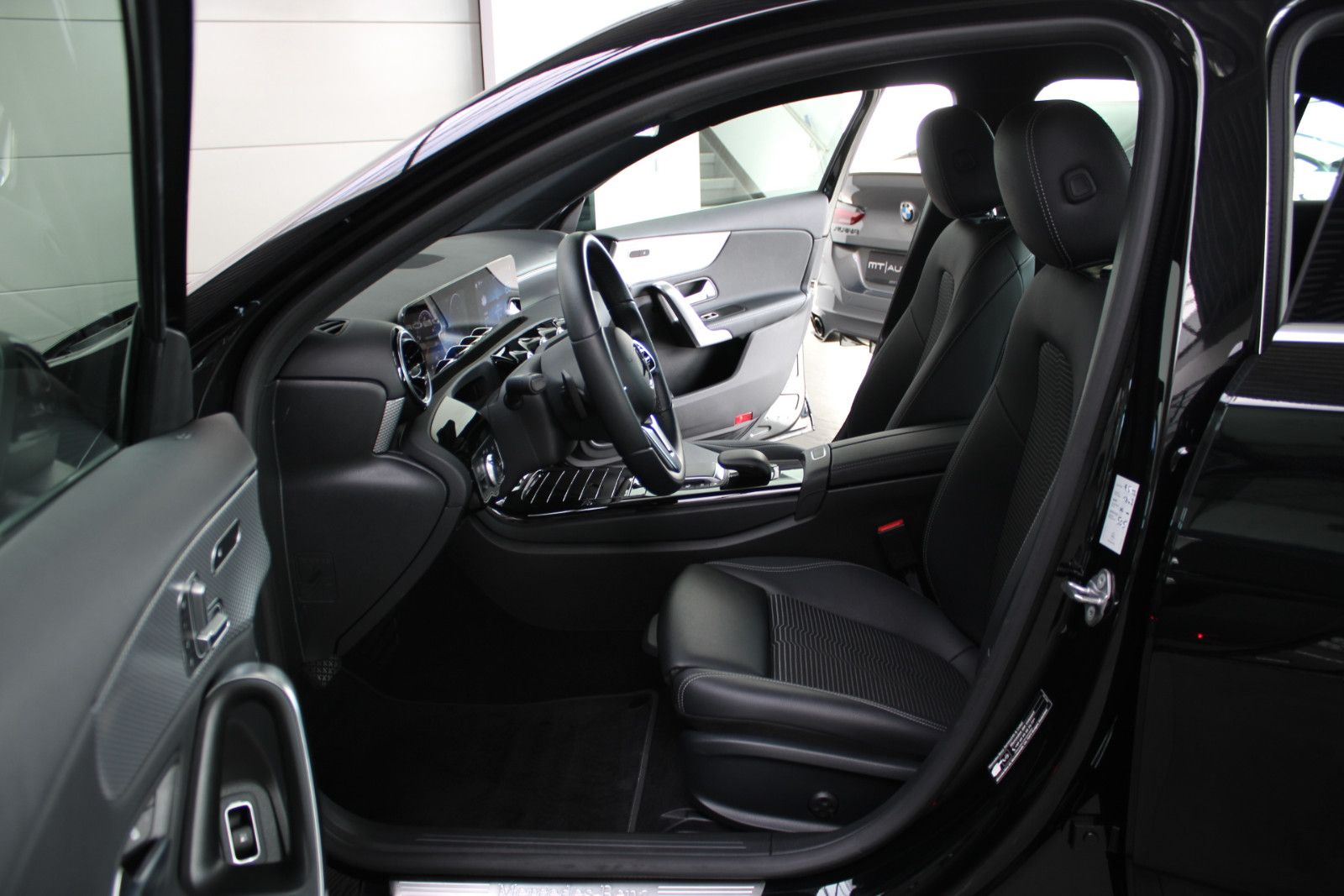 Mercedes-Benz A 250e PROGRESSIVE MBUX NAVI KAMERA LEDER foto 5