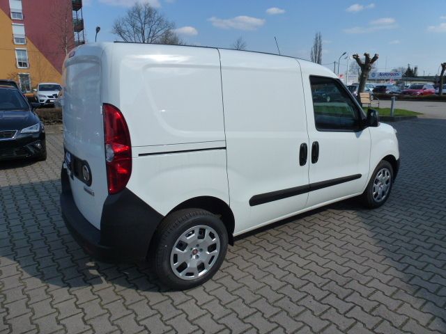 Fahrzeugabbildung Fiat Doblo KaWa SX 1.6 Mjet (100 PS)