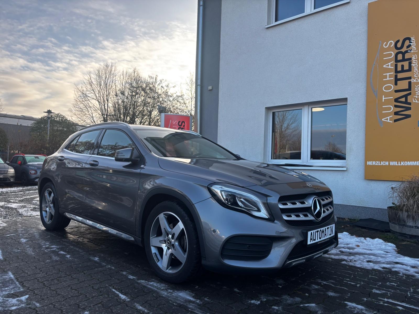 Mercedes-Benz GLA 200=AMG Line-Navi-Leder=