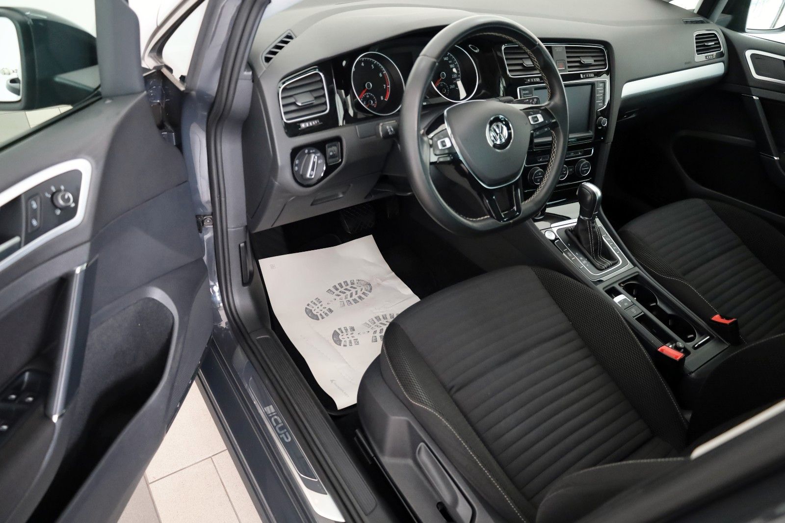 Fahrzeugabbildung Volkswagen Golf VII Variant Cup BMT Navi,Kamera,SH,Panorama