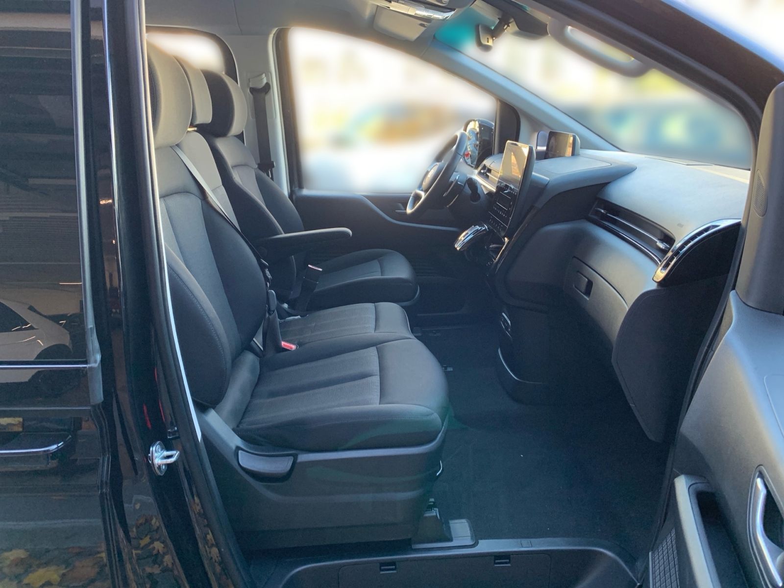 Fahrzeugabbildung Hyundai STARIA 2.2 CRDi Trend 8-AT 9-Sitzer ParkPak.