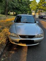 Opel Vectra 1.6 - - Opel Vectra in Köln