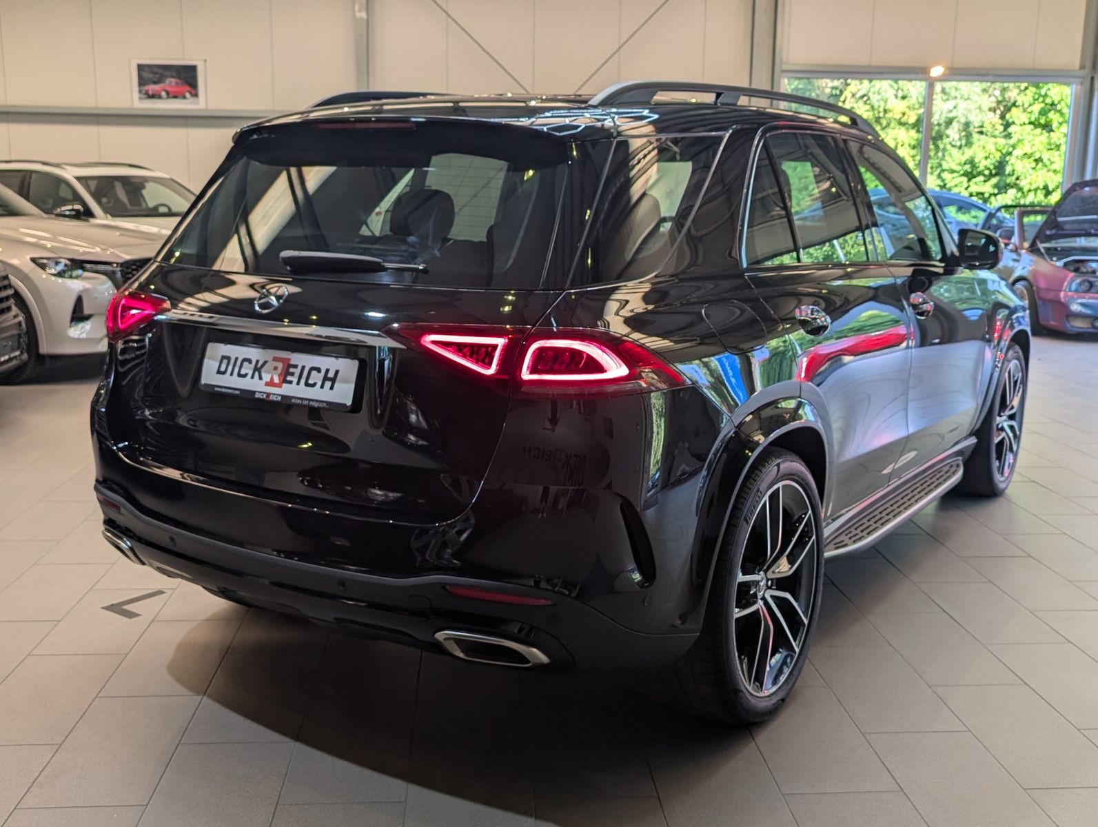 Fahrzeugabbildung Mercedes-Benz GLE 450 AMG 4M*AIRMATIC*LED*BURMESTER*CAM*NIGHT*