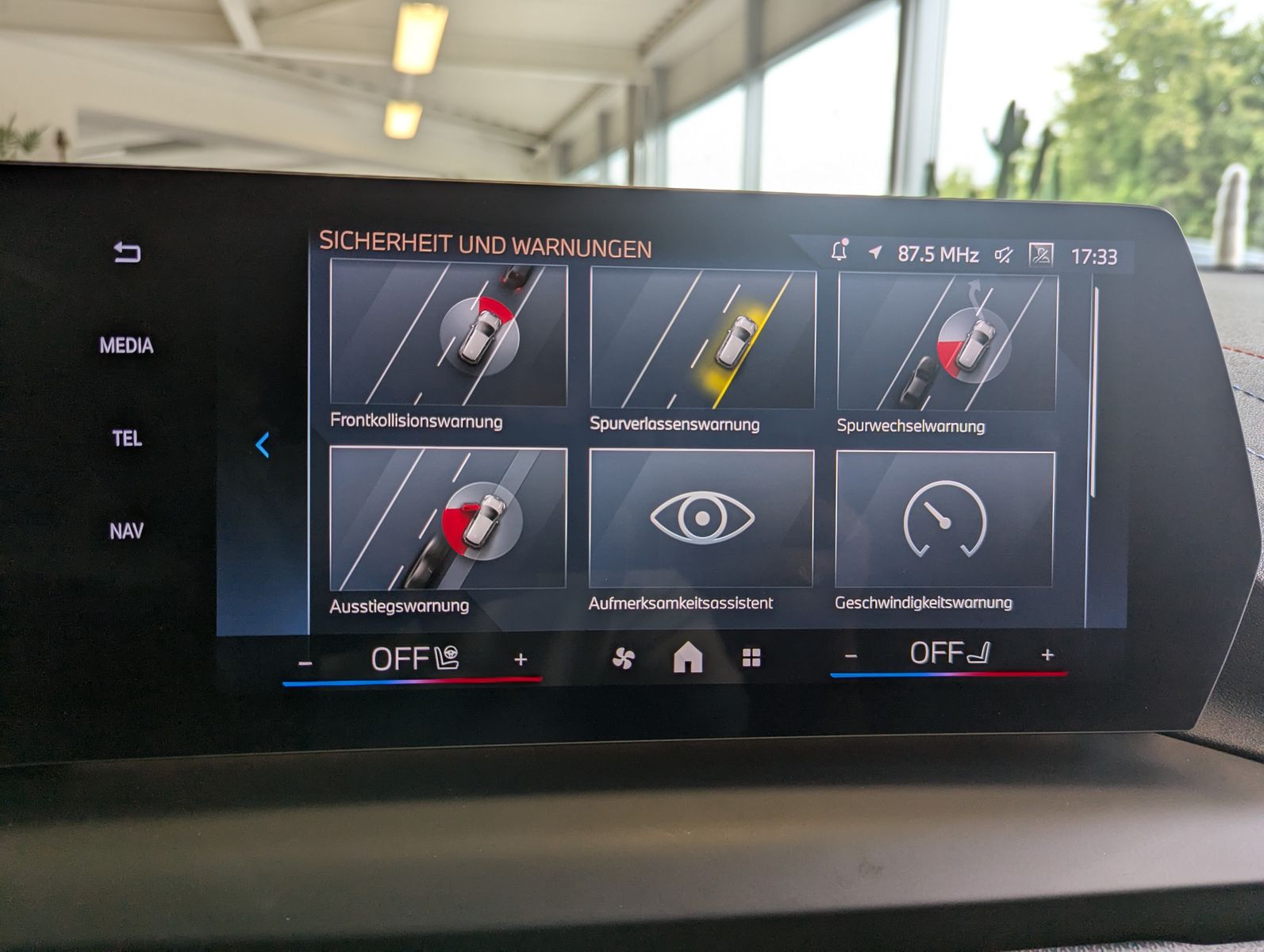 BMW 120 d M-Sport Pano HUD AHK Assist-Plus - Image 26