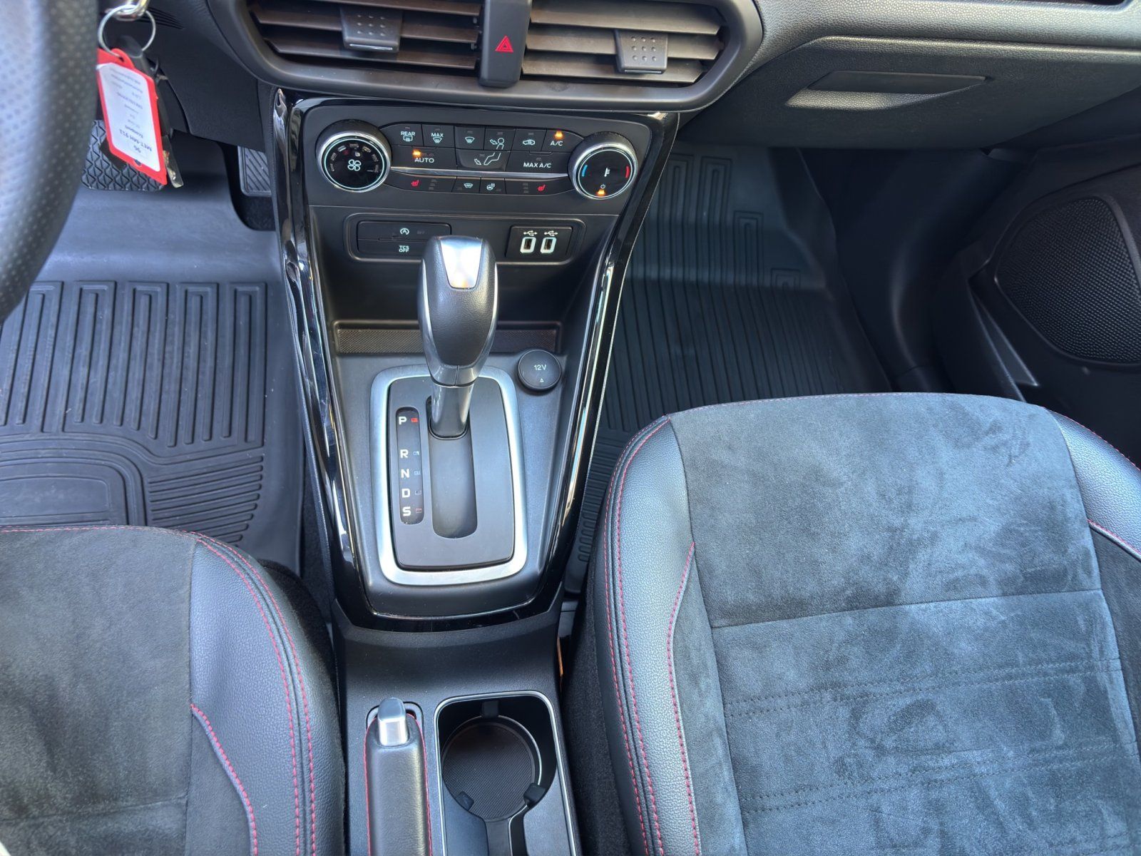 Fahrzeugabbildung Ford EcoSport 1.0 Ecoboost ST-Line #Keyfree