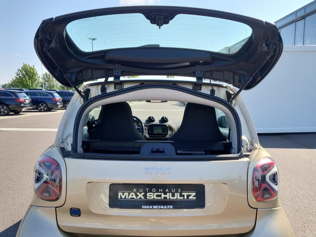 Fahrzeugabbildung Smart smart EQ fortwo *SD*Navi*LED*PDC*LM*SHZ*KlimaA