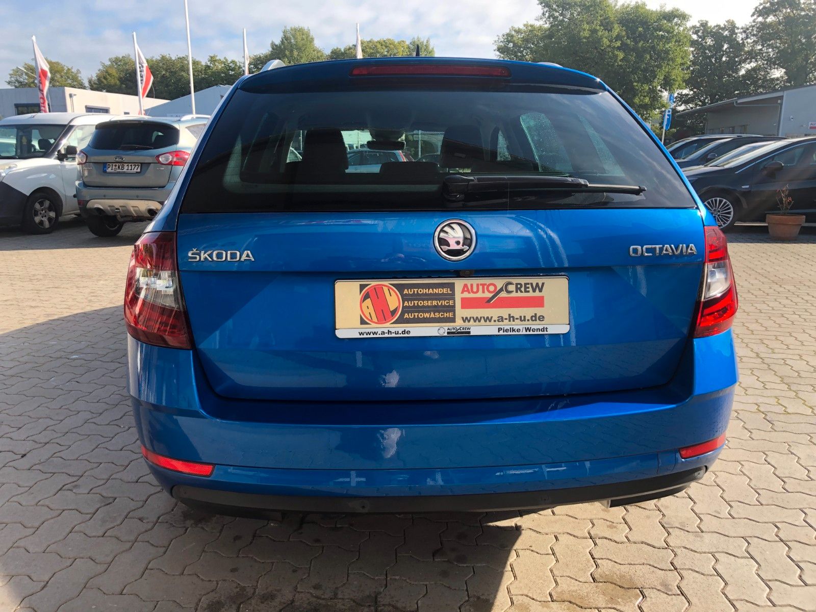 Fahrzeugabbildung SKODA Octavia Combi Premium Edition