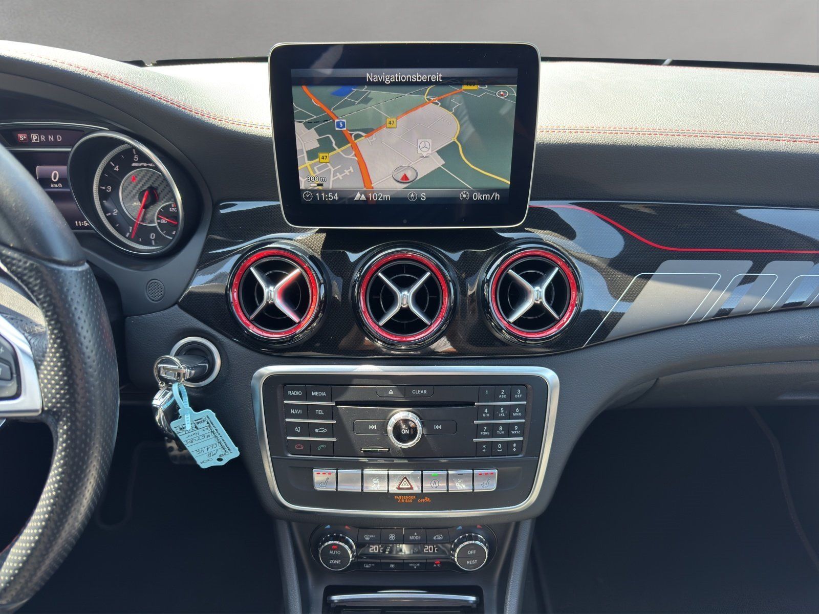 Fahrzeugabbildung Mercedes-Benz CLA45 AMG SB Pano LED Kamra SHZ Navi PTS Audio20