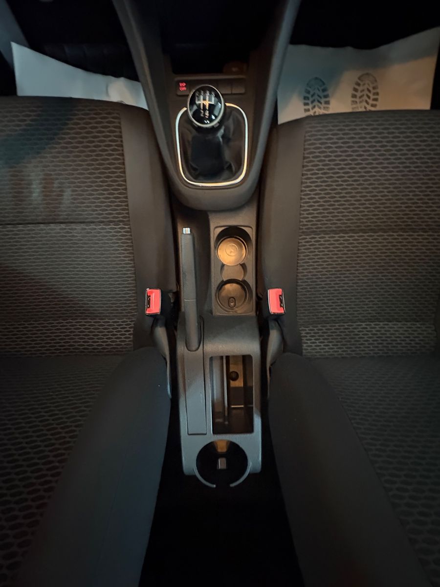 Fahrzeugabbildung Volkswagen Golf VI Variant 1.6 TDI