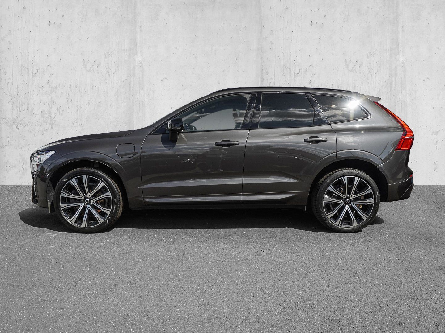 Volvo XC60 T6 AWD R-Design Plug-in Hybrid PANO HUD 360 foto 5
