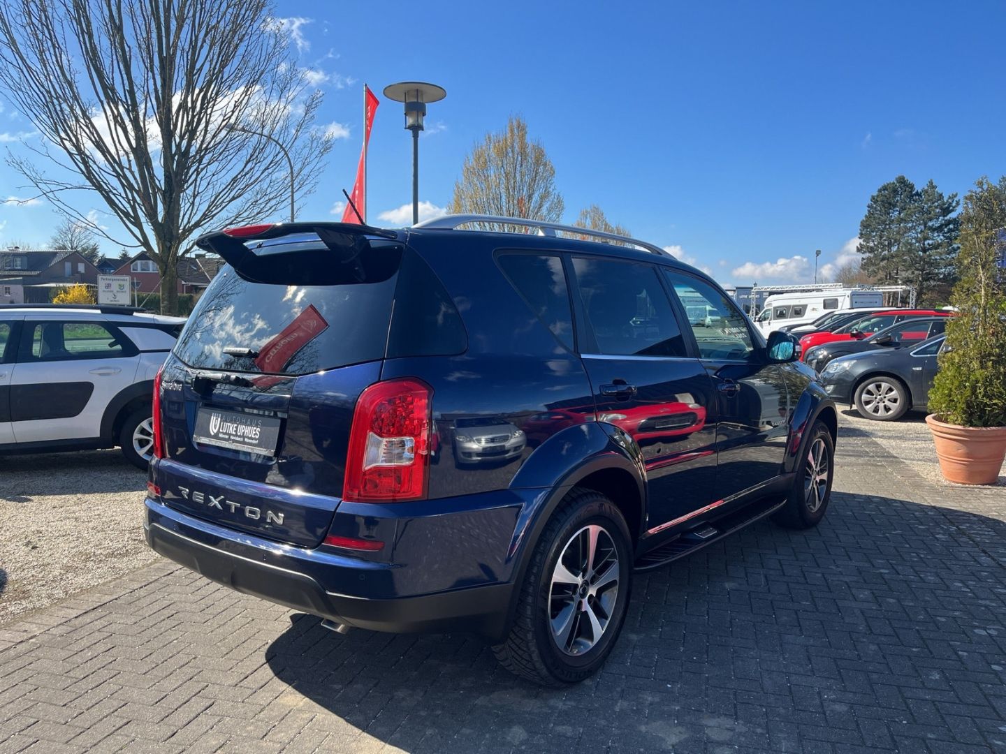 Fahrzeugabbildung Ssangyong REXTON e-XDi W Sapphire 2.2 4WD Klimaautom 7-Sit