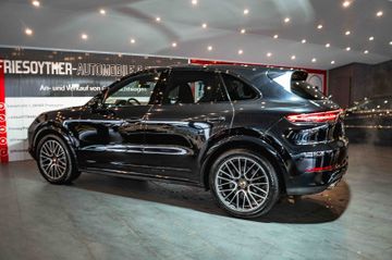Porsche Cayenne - 9