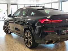 Fahrzeugabbildung BMW X6 M50 i (ICONIC/HEADUP/PANO/3D-CAM/ACC