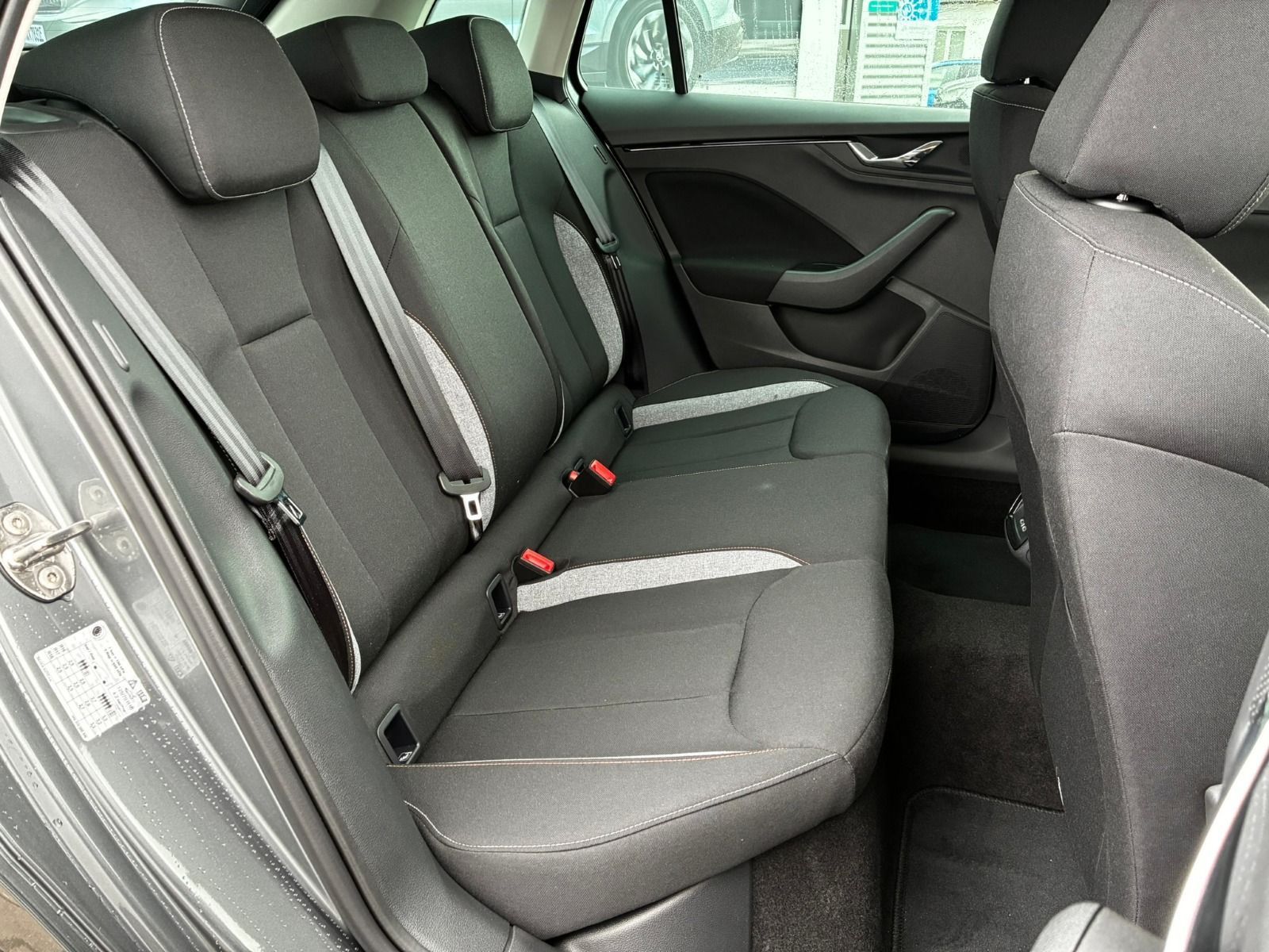 Fahrzeugabbildung SKODA Kamiq Selection 115PS DSG*RFK*PDC*LED*SmartLink