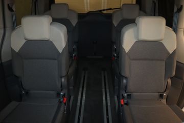 Volkswagen T7 Multivan - 12