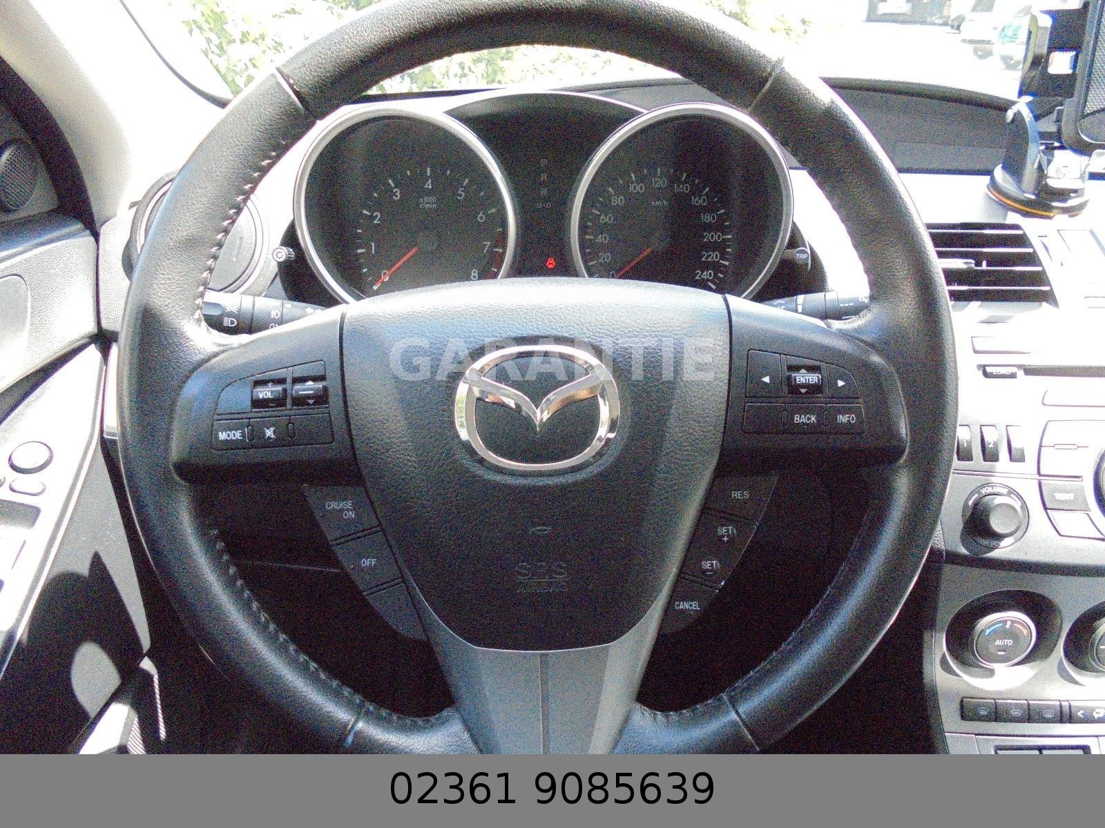 Fahrzeugabbildung Mazda 3 Lim. Exclusive-Line Automatik/Klima/Shz/PDC/